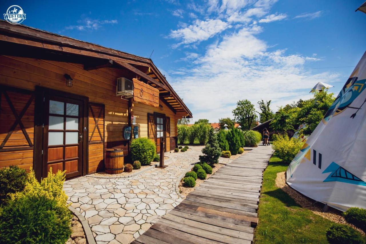 Western Camp Resort 자토르 외부 사진